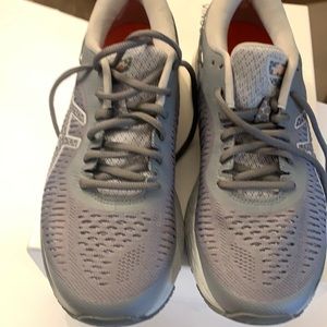 NEW !!! ASICS flytefoam women’s sneakers